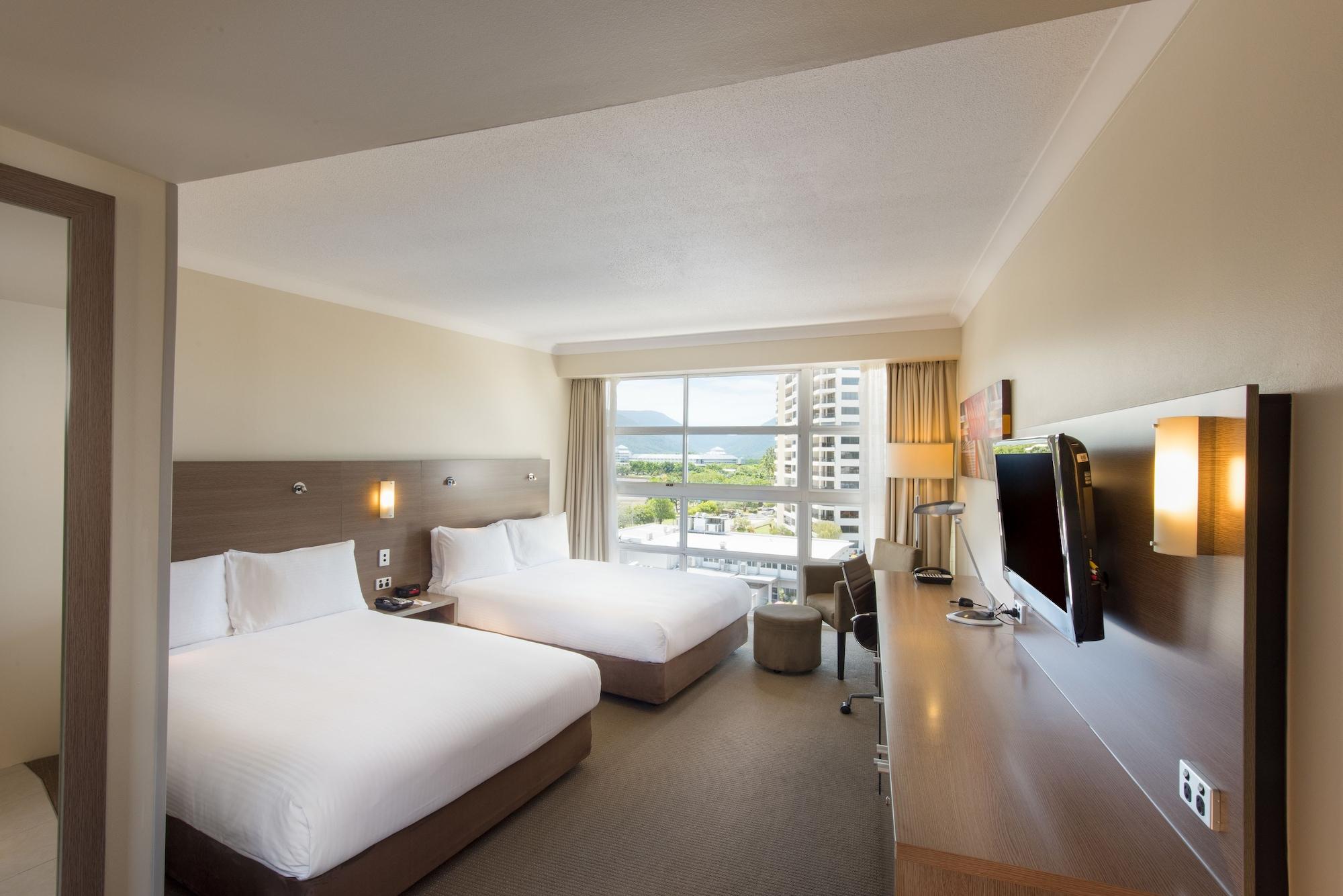 מלון Doubletree By Hilton קאירנס מראה חיצוני תמונה